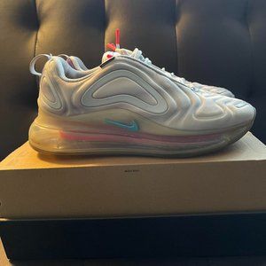 Women's Nike Air Max 720 Pride edition